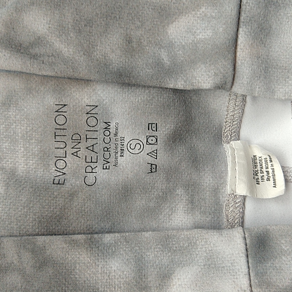 Evolution and Creation Floral Hummingbird High Waist Capri Legging S - Picture 7 of 9